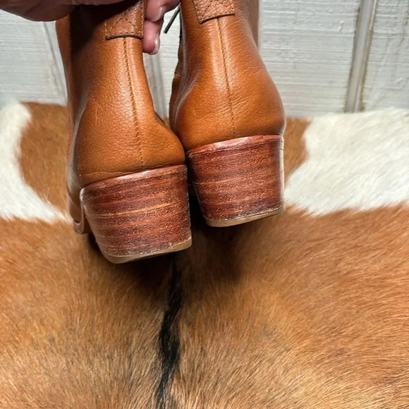 Ariana Bohling women size 9 tan booties - Picture 7 of 11
